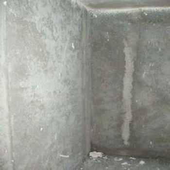 <div style:"display:none"></div>