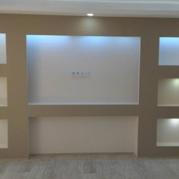 <div style:"display:none"></div>