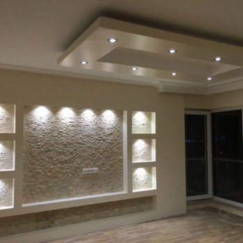 <div style:"display:none"></div>