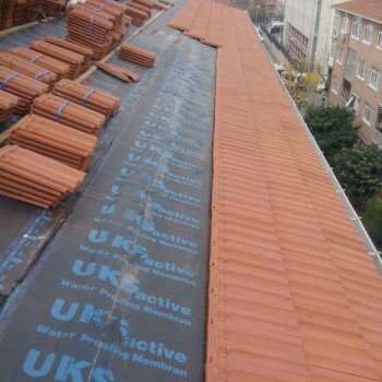 <div style:"display:none"></div>