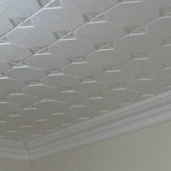 <div style:"display:none"></div>