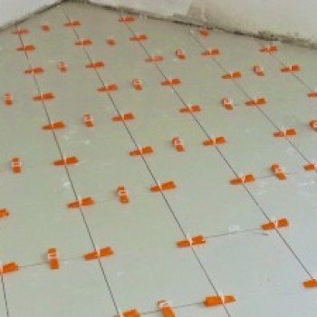 <div style:"display:none"></div>