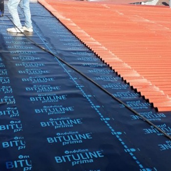 <div style:"display:none"></div>